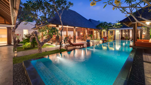 Des Indes II - Peaceful villa at night